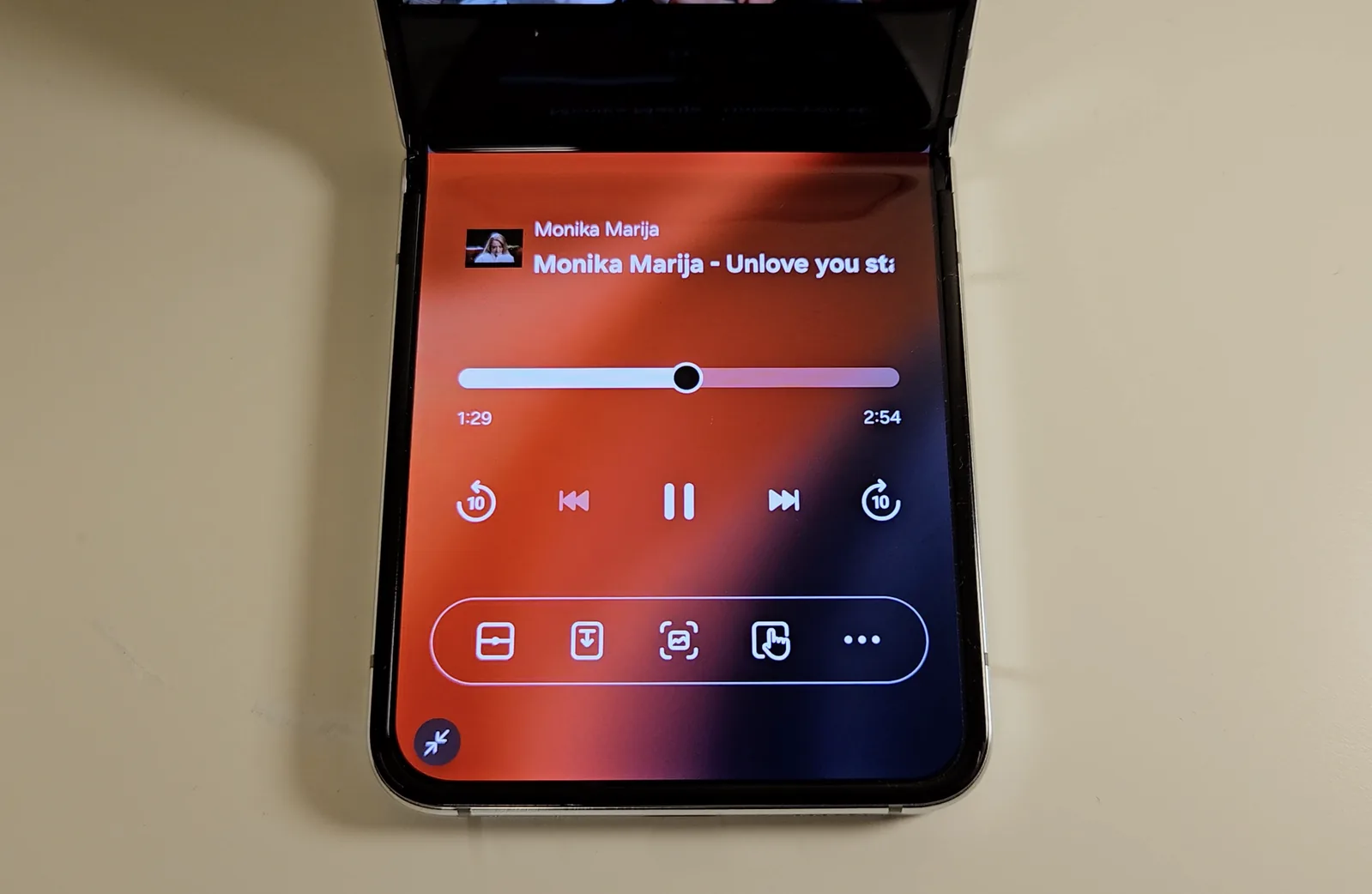 Galaxy Flip5 valdymo skydas